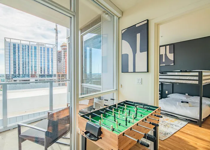 Sleek Downtown Phx High-rise Views & Am Phoenix